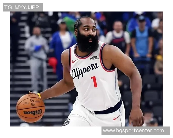 快船与黄蜂激战上半场快船微弱领先哈登表现抢眼小卡稳定发挥三球状态起伏